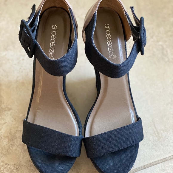 Shoedazzle Wedge Sandals - Picture 5 of 8